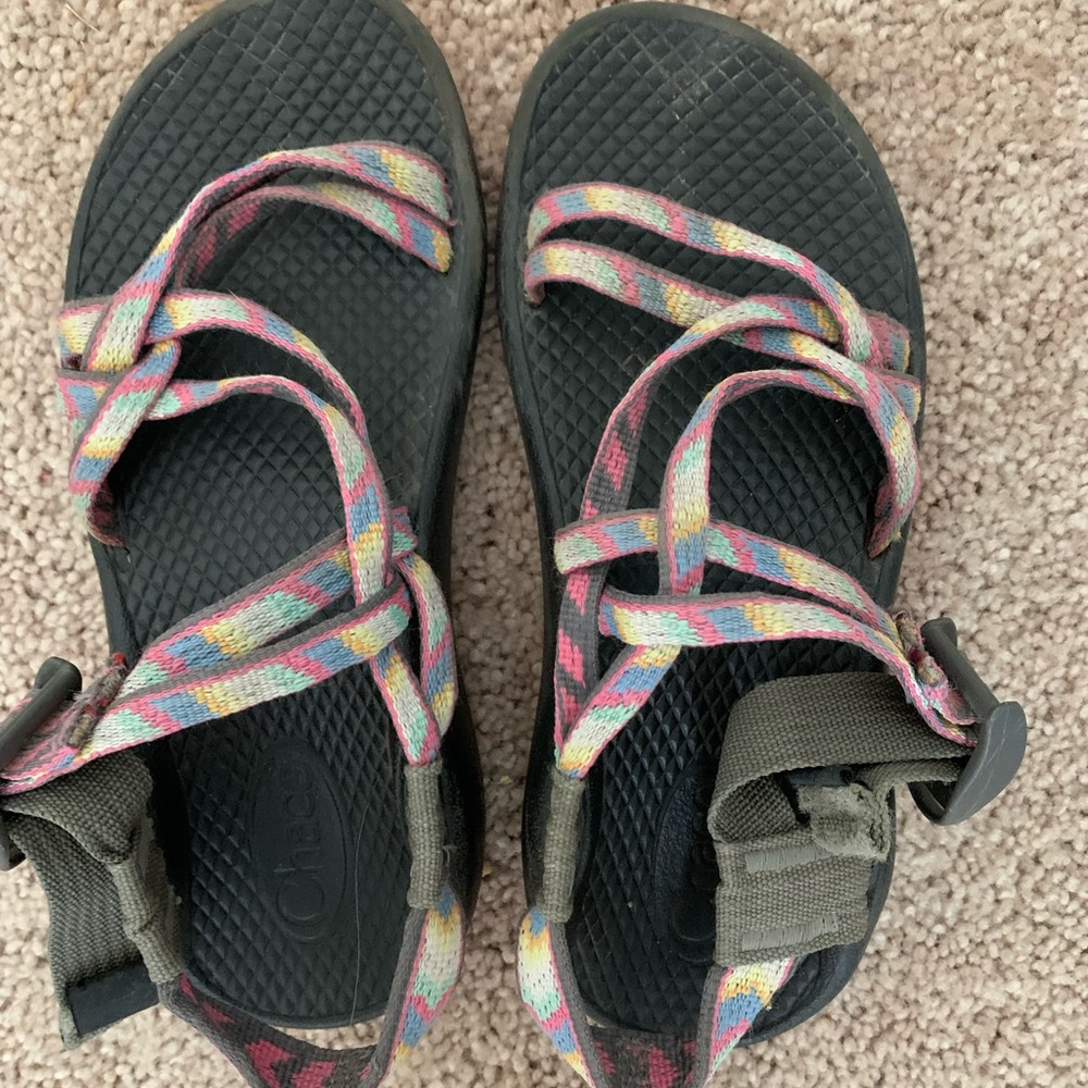 Girls’ Chacos Size 13